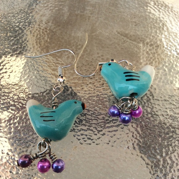 Fun bird with eggs earrings - Picture 2 of 3
